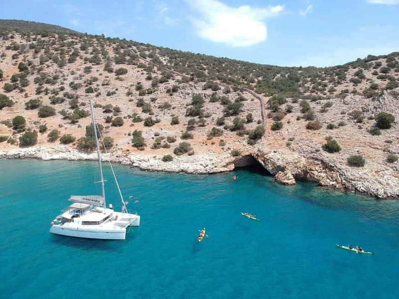 Naxos: Naxos Catamaran Sailing Cruise with Lunch and Drinks - Food and drinks onboard: why the lunch is more than a break