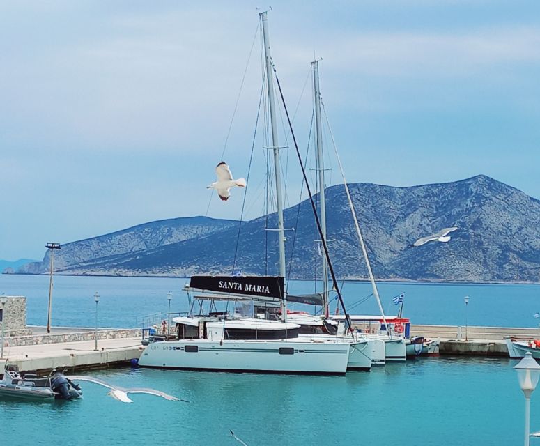 Naxos: Naxos Catamaran Sailing Cruise with Lunch and Drinks - Sailing comfort on a 45-foot catamaran: space, safety, and deck time