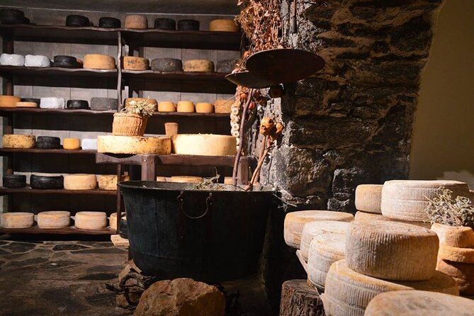 Naxos Old Town Private Food Tour with Dinner and Pickup - Key things that make this tour a great Naxos value