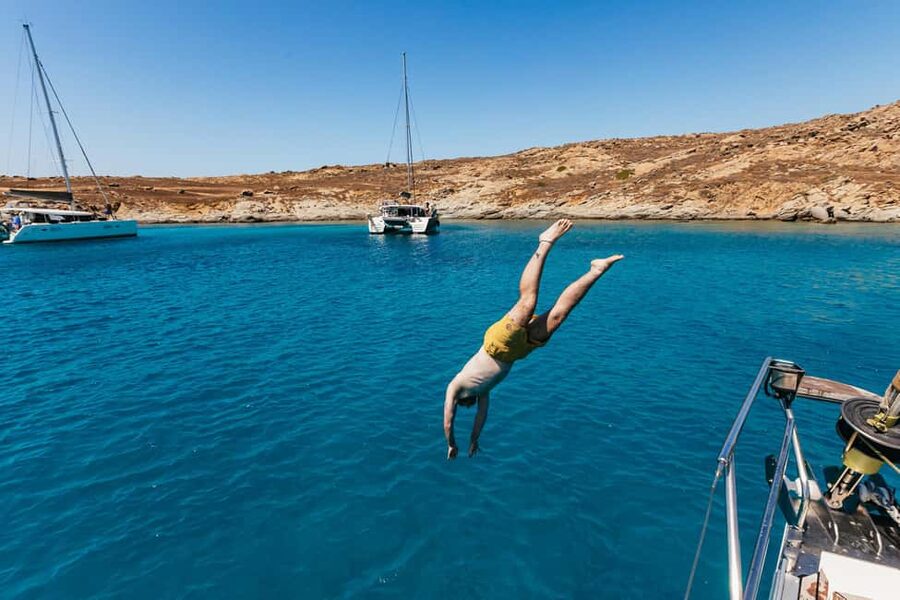 Naxos/ Paros: Sailing Cruise with Food and Drinks - Snorkeling for Silver Fish, Plus What to Do If It Is Chilly