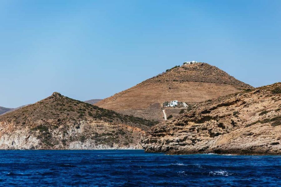 Naxos/ Paros: Sailing Cruise with Food and Drinks - The Final Hour Back in the Port of Naxos: Fruit, Coffee, and a Quiet Ending