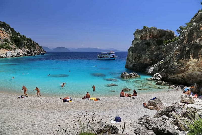 NYDRI: Cruise to Egremni, Porto Katsiki, Agiofili of Lefkada - Umbrellas on Board and the Reality of Sea-Time Comfort