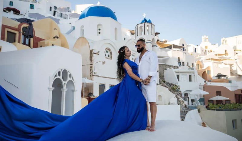 Oía: Santorini Professional Photoshoot with Edited Photos - Oia Timing, Sunset Light, and Why 2 to 3 Hours Before Sunset Wins