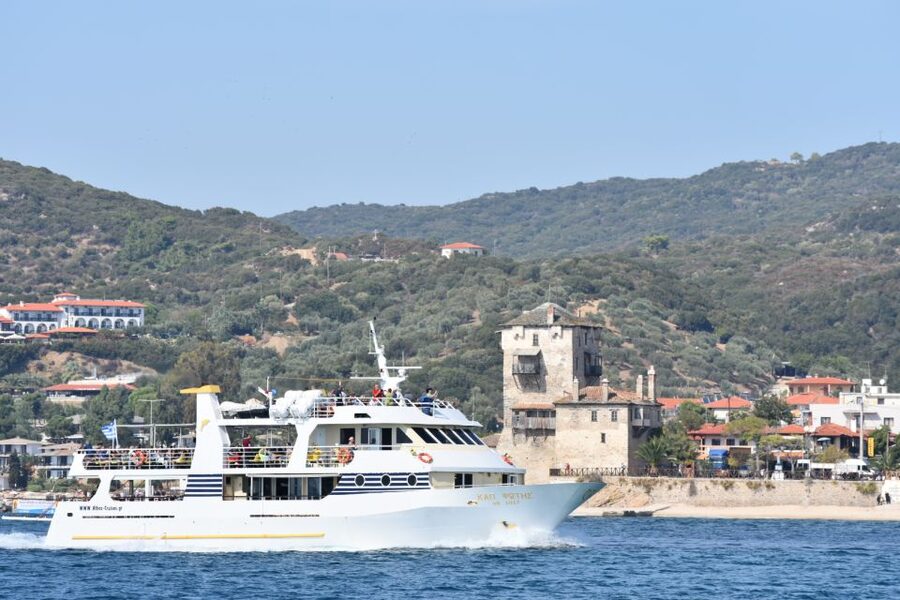 Ouranoupoli: Mount Athos Peninsula Sightseeing Cruise - Dolphins, sea views, and onboard drinks and snacks