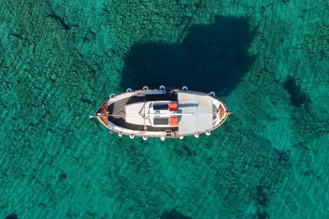 Paros Half Day Boat Tour from Naoussa port and Bay . - Stop 3: Agia Kali church on a tiny island inside Naoussa Bay