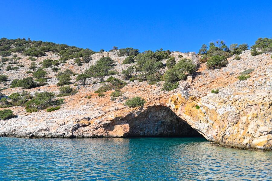 Paros: Iraklia, Schinoussa, & Naxos Sailing Tour with Lunch - Timing, Wind, and When You Might Spend More Time Moving