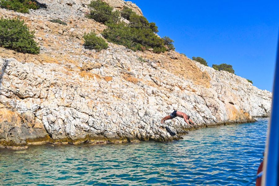 Paros: Iraklia, Schinoussa, & Naxos Sailing Tour with Lunch - Schoinousa: Short Hop, Big Calm, Lots of Sea Time