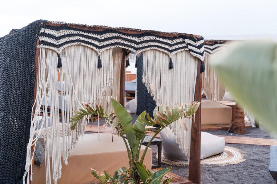 Perivolos Beach: Sun-Bed Experience FortyOne Bar Restaurant - Who should book FortyOne at Perivolos Beach