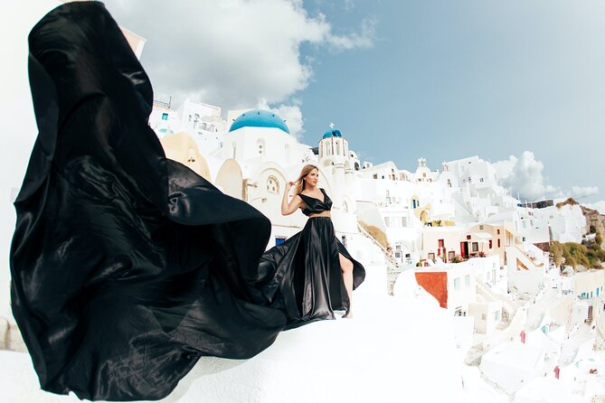 Photoshoot in Flying Dresses in Santorini - What You Get: Photos, Editing Style, and How to Pick Your Favorites