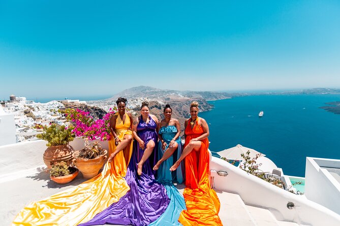 Photoshoot in Flying Dresses in Santorini - Eduard and the Assistant Team: Why Two People Matter for “Flying” Photos