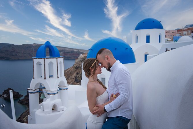 Photoshoot in Santorini Oia - Key things that make this Oia photoshoot work