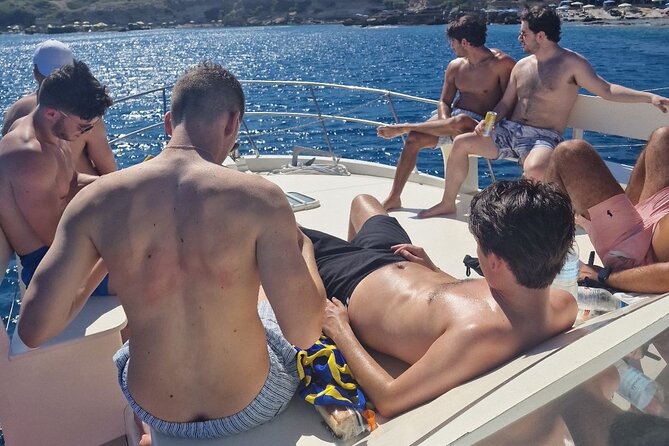 Private daily Cruise or Sunset for Swimming Max 15 persons - Onboard details that actually matter: drinks, snacks, noodles, and sun time