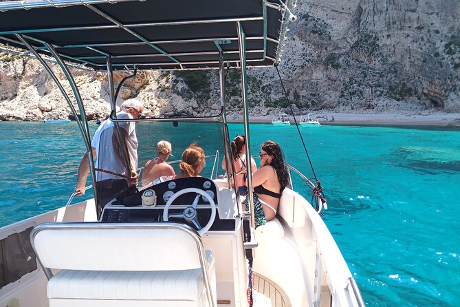 Private Luxury 6.5m 140hp Speedboat cruise Shipwreck & Blue Caves - How the private setup changes the whole day