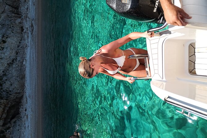 Private Luxury 6.5m 140hp Speedboat cruise Shipwreck & Blue Caves - Price and value: paying per group for a boat day