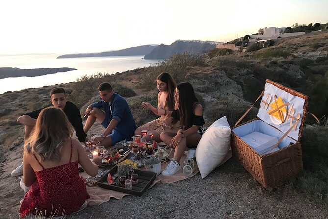Private Santorini Sunset Picnic Experience - How long you get, and why 2.5 hours is the sweet spot