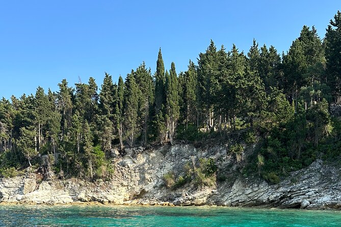 Private Skippered cruise from Corfu to Paxos/Antipaxos islands - The Kaltsonísi and Moggonisi passage: a shorter, calmer water stop