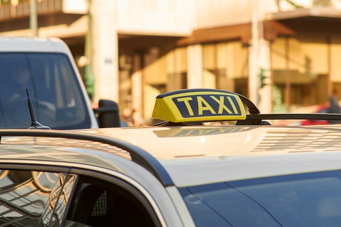 Private transfer from Athens International Airport to ATHENS CITY - Finding your driver in the arrivals hall, fast and without stress
