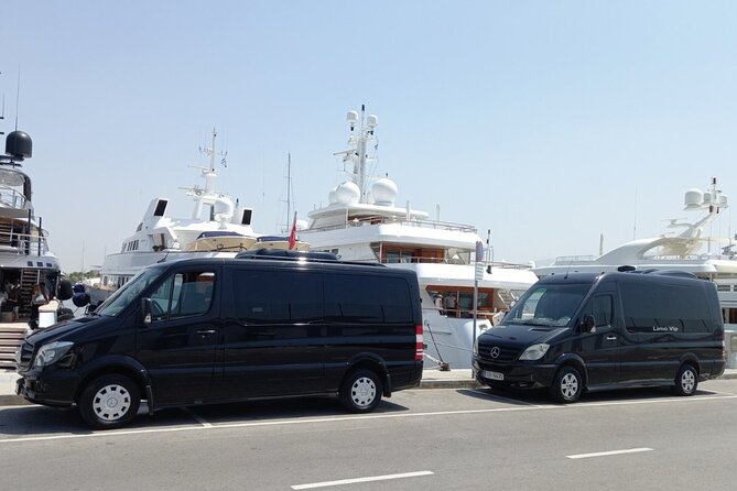 Private Transfer from Piraeus Port to Athens Airport - Finding your driver fast at Piraeus Harbour