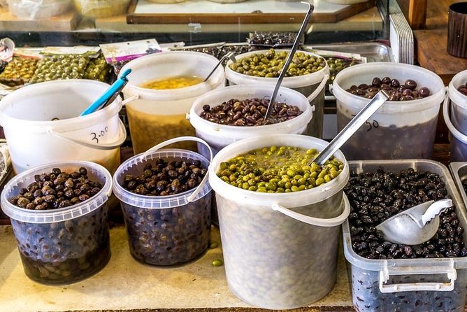PRIVATE Walking Tour with Lunch and Wine Tasting by a Sommelier - Price and value: why $193.50 can make sense here