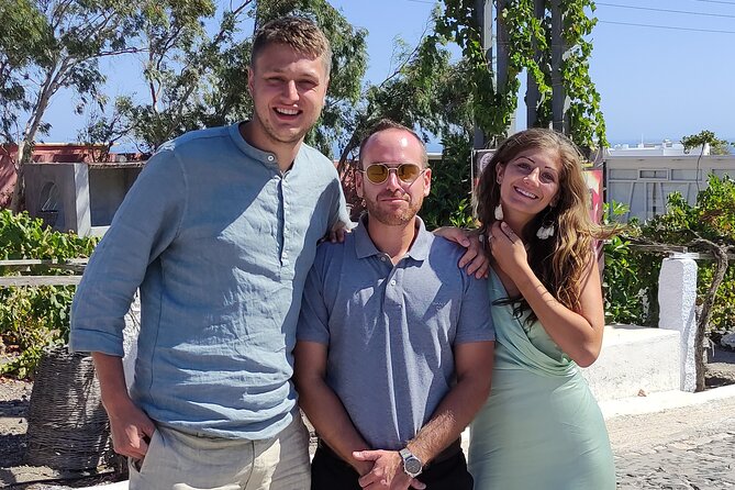 Private Wine Tour in 3 Wineries with 12 Wine Tastings and Tapas - Stop 1, Art Space in Exo Gonia: Cave Wineries and Organic Wine