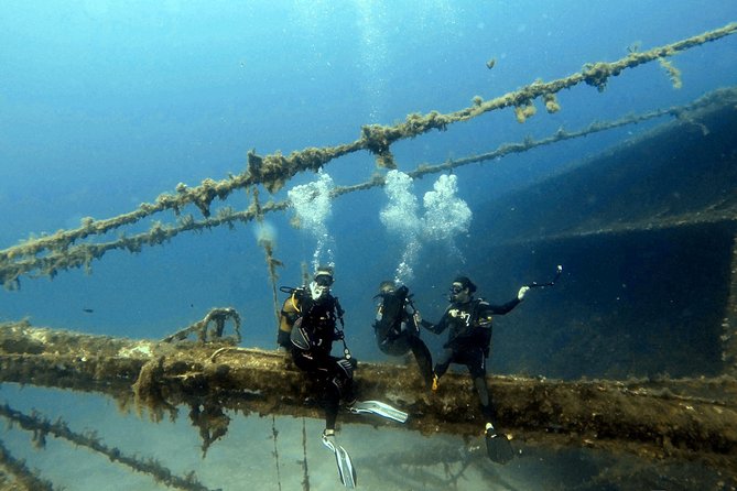 Qualified Diver 1 Tank Dive in Mykonos - Small group settings with guides like Joaquin, Steph, and Kostas