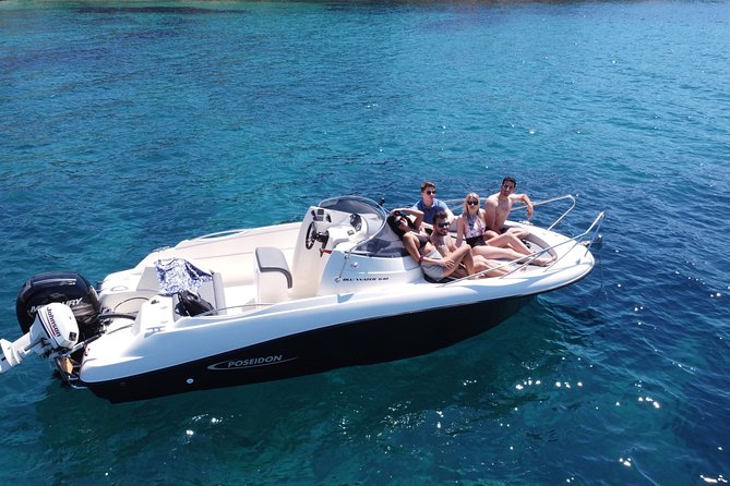 Rent a SpeedBoat in Santorini with License or Skippered - Boat Comfort and On-Board Basics for a Small Group Day