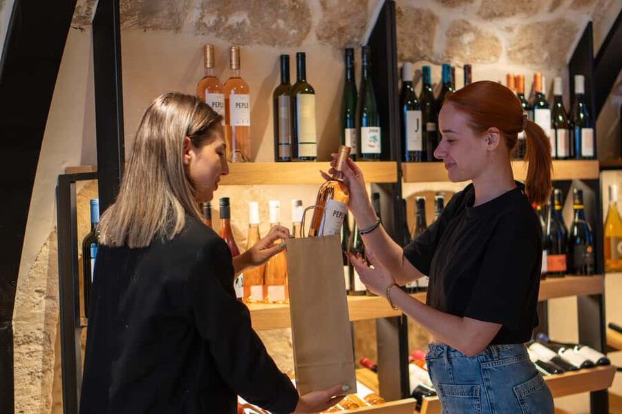 Rethymno: Cretan Wine Tasting Guided Tour with Local Food - Exploring the wine cellar, without turning it into homework