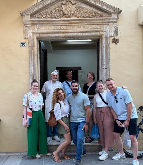 Rethymno Old Town: A Traditional Cretan Food Tour - Getting to the start: Old Customs House and an easy evening walk