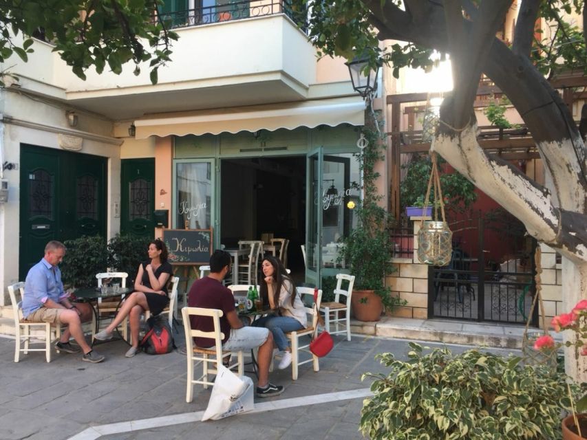 Rethymno: Old Town Walking Tour with Meal - Lunch in an Ottoman-style garden, under lemon trees