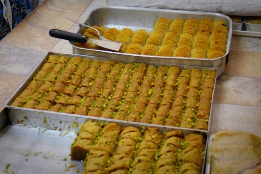 Rethymno: Old Town Walking Tour with Meal - Who should book this tour, and who might not love it