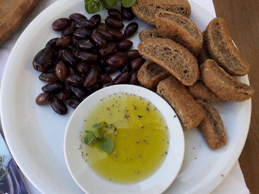 Rethymno: Olive Oil Tasting with Cretan Food Pairing - Under Olive Trees: The Real Point of This Tasting