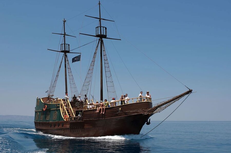 Rethymno: Pirate Boat Cruise with Swimming Stops - The Return Route: Caves of Kefalas and the Venetian Harbor