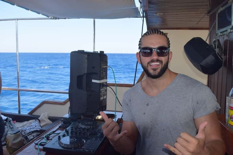 Rhodes: Boat Party Cruise with Live DJ - Faliraki Bay at night: when the dance floor mood really clicks