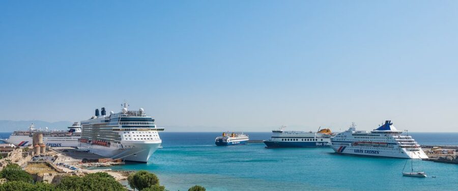 Rhodes: Hop-On Hop-Off City Tour Bus - New Marina: an easy pause with modern Rhodes views
