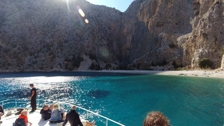 Rhodes: Symi Yacht Tour with Unlimited Drinks and Transfer - Symi Yalos and the Old Town: two hours that feel like more