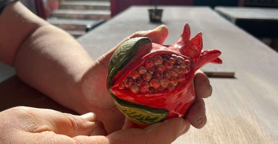 Rhodes Town: Pomegranate Pottery Masterclass - A Basement Workshop With Red Windows, and a Surprisingly Relaxed Start