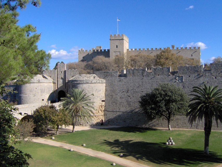 Rhodes Town: Private Walking Tour with a Licensed Guide - The 2.5-hour route: what you’ll do and why it works