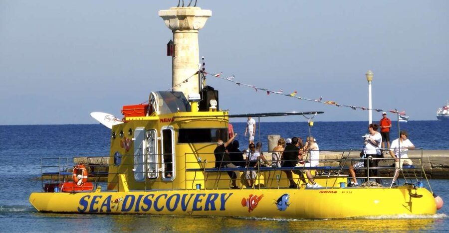 Rhodes Town: Yellow Submarine Cruise with Underwater Views - How to get the best seats and photos