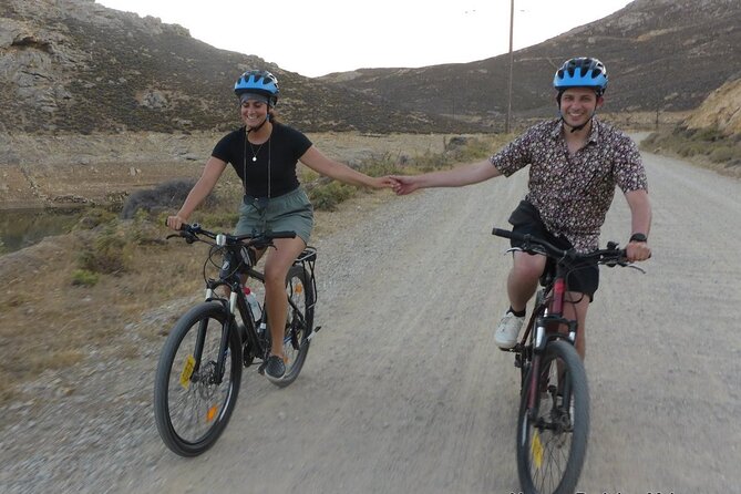 Romantic Cycling Tour with Private Picnic at the beach - Bikes, e-bikes, and what to bring for comfort