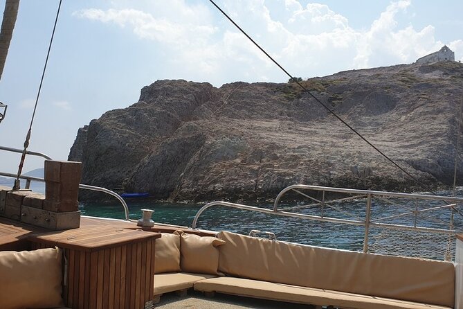 Round of Antiparos & Despotiko with Traditional Boat - Pantheronisia and the Blue Lagoon swim stop