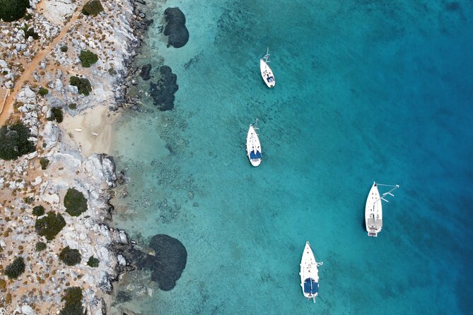 Sailing Trip to Dia with Snorkeling, Dining & Sunset Option - What the Crew Adds (And Why It Shows Up in Reviews)
