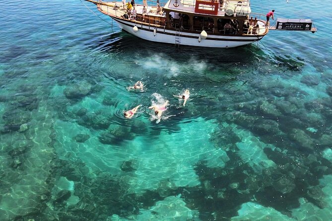 Sailing Trips with Cretan Sailing - Crowds during high season: how to handle the full-boat reality