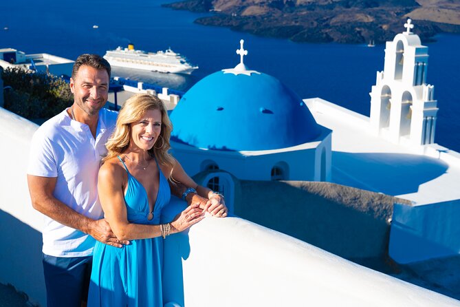 Santorini 2h Photoshoot with a photographer & transportation - Who should book this photoshoot in Santorini