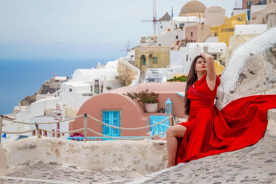 Santorini: 40-Minute Oia Photoshoot - Who this works best for (and who should rethink it)