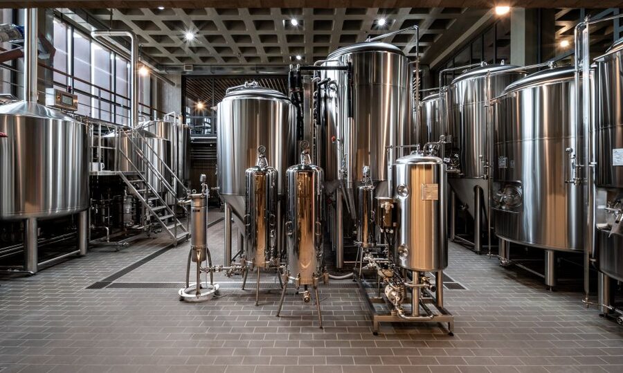 Santorini: Brewery Tour with Beer Tasting & Optional Meal - Guides and language: Greek and English, plus a welcoming feel