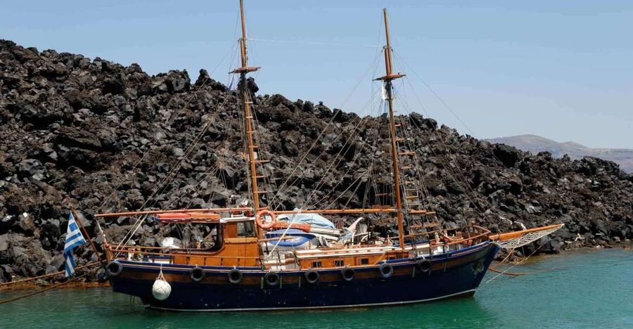 Santorini Caldera: Sunset Cruise with Dinner - Who This Tour Is Best For