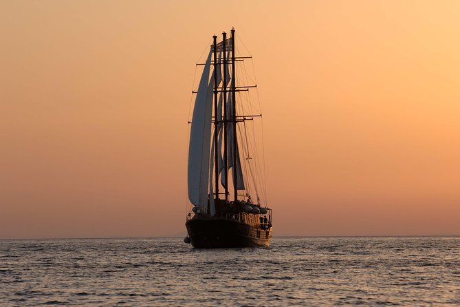 Santorini Caldera Sunset Sailing Cruise with Dinner and Wine - Sunset Near Oia From the Sea: Why This Last Stop Works