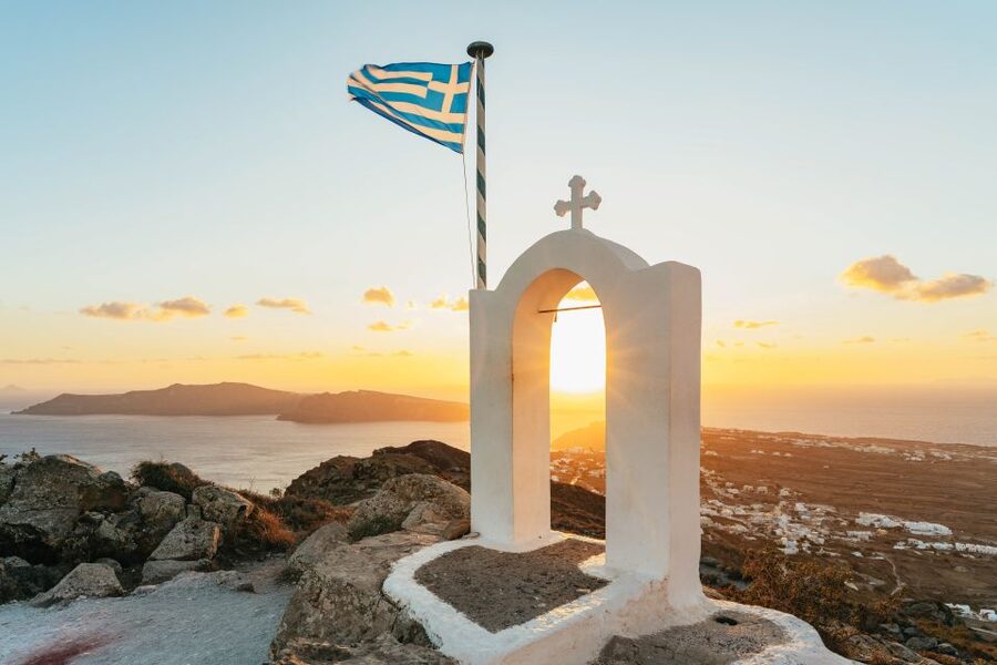 Santorini: Caldera Trail Guided Hike and Sunset Viewing - Getting picked up and oriented in Fira and Firostefani
