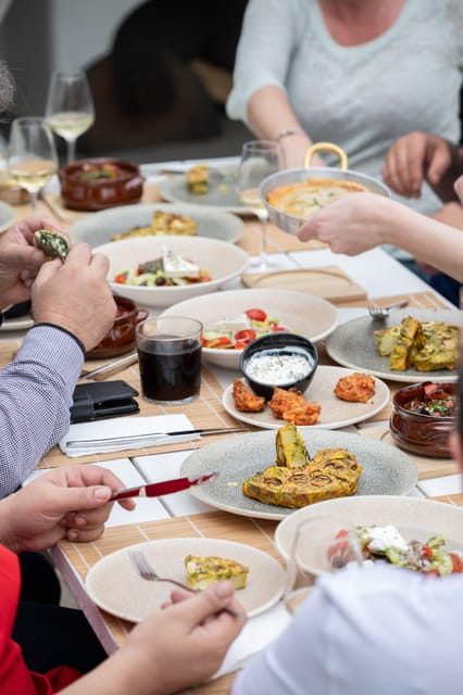Santorini: Cooking Class with Lunch and Wine Tasting - The wine side: Santorini wineries and what to expect from Vinsanto