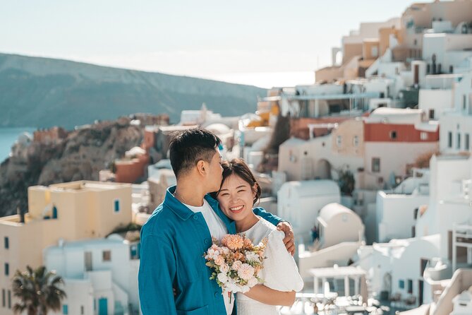 Santorini: Customized Private Photoshoot Walk in Oia - How Posing Feels Natural When Someone Knows the Job